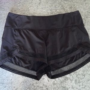 Lululemon black mesh shorts great condition size 8